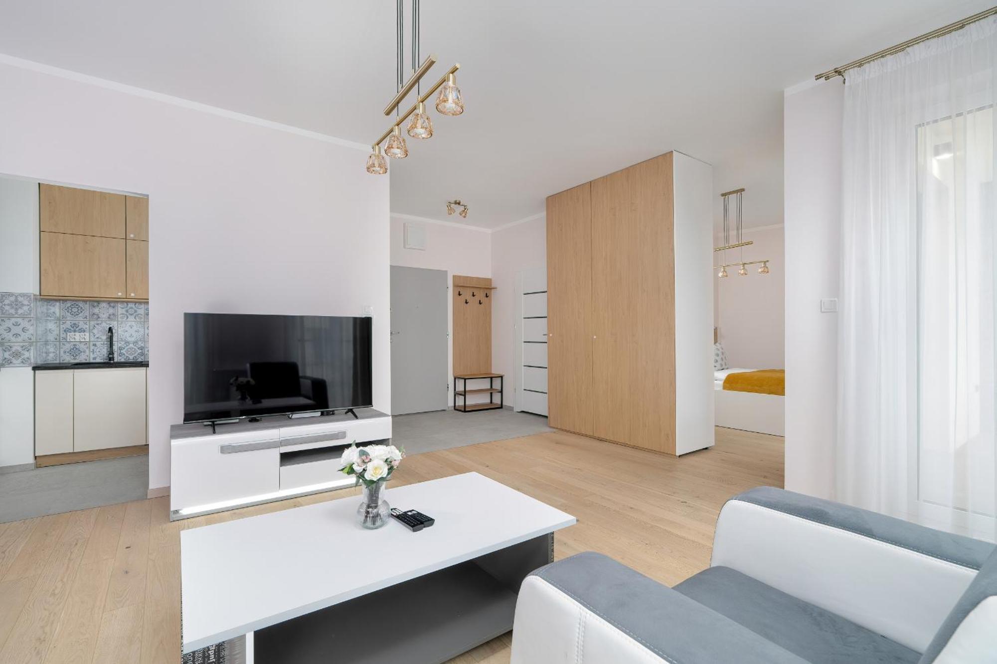 Apartment With Balcony And Free Parking In Poznan By Noclegi Renters Exterior photo